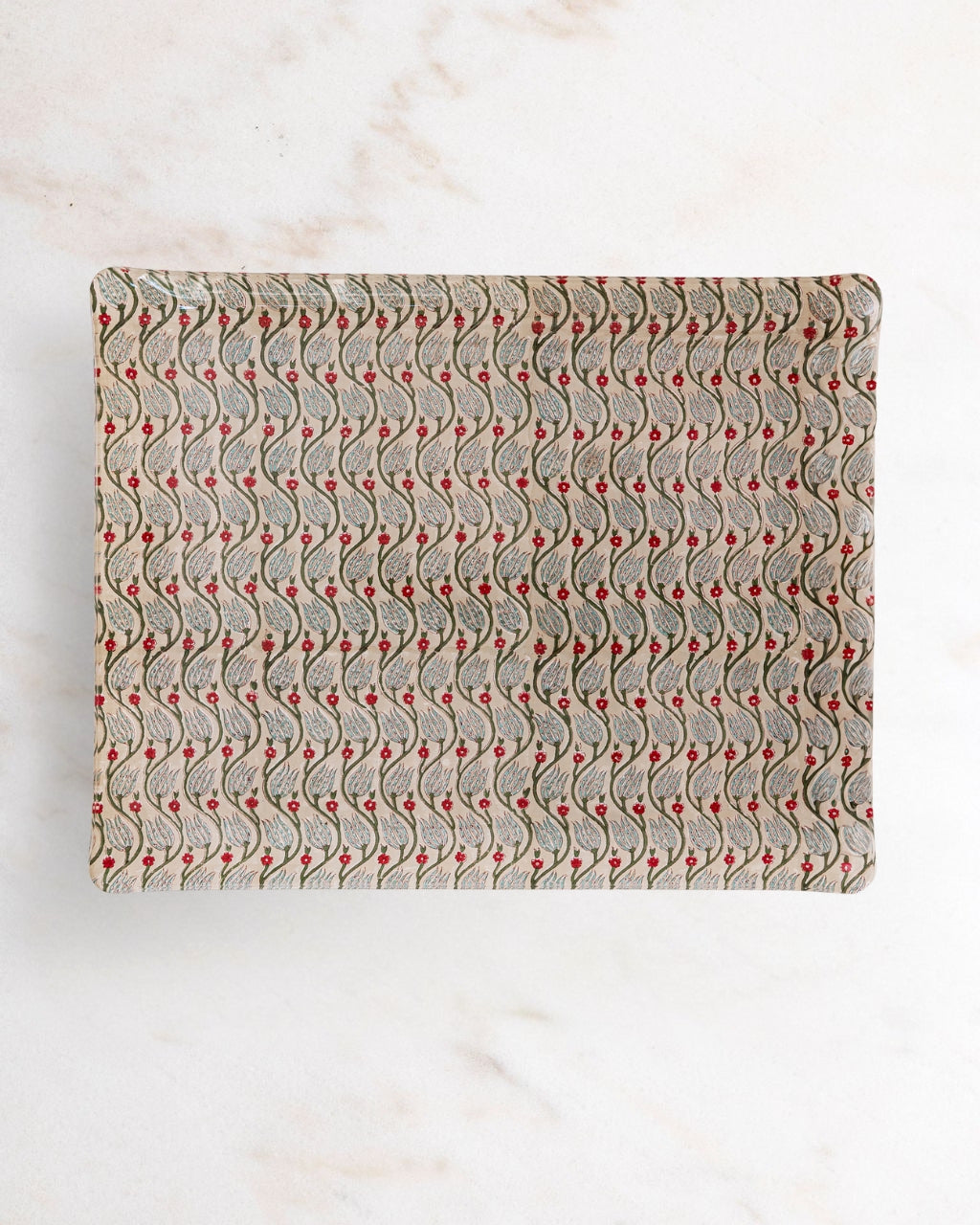 
                  
                    Acrylic tray in French fabric with beige, green, blue and pink flowers. 
                  
                
